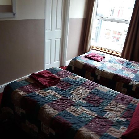 Bed and Breakfast The Crouch Oak à Addlestone Extérieur photo