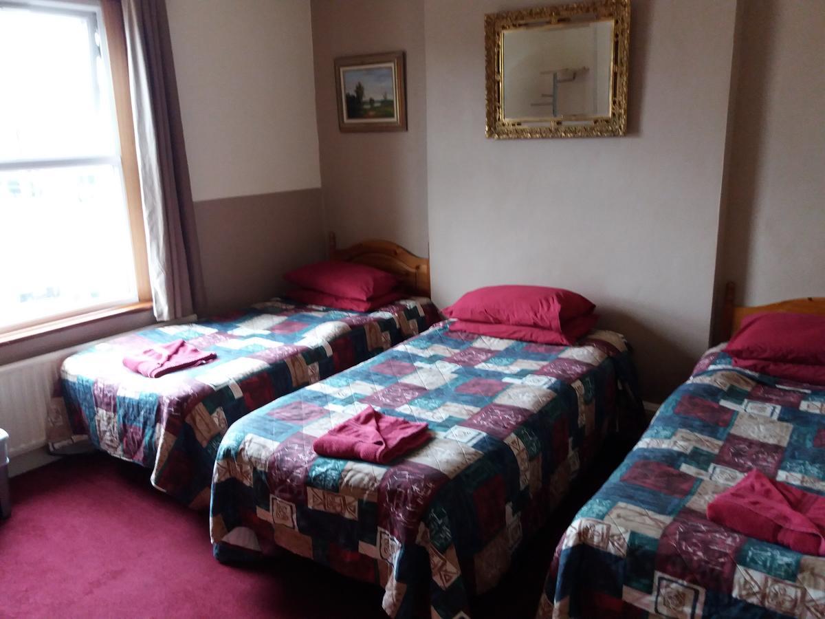 Bed and Breakfast The Crouch Oak à Addlestone Extérieur photo