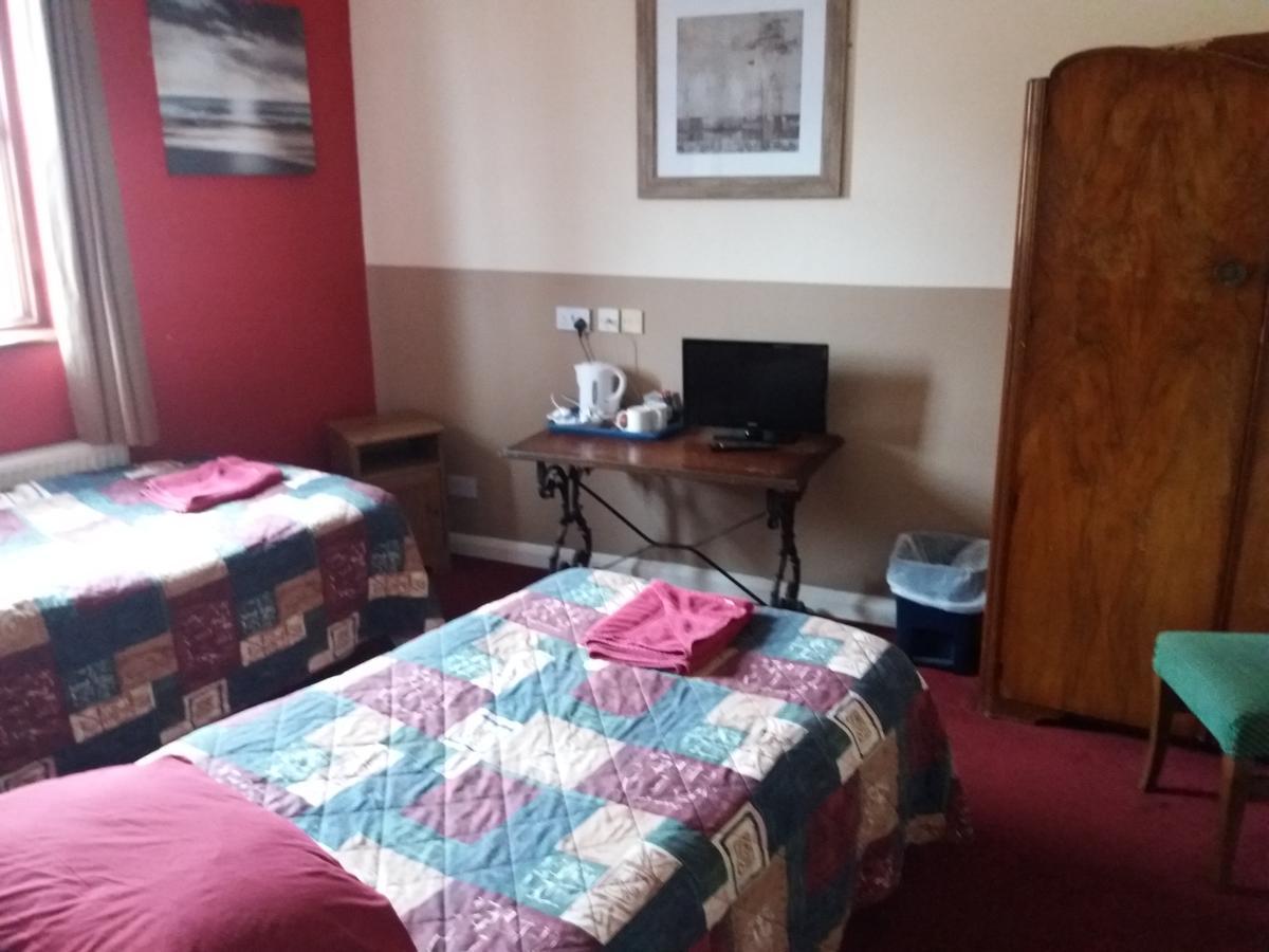 Bed and Breakfast The Crouch Oak à Addlestone Extérieur photo